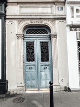 blue door 