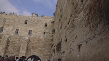 Israel Jews praying at the wailing wall