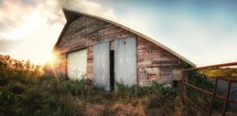 abandoned barn 