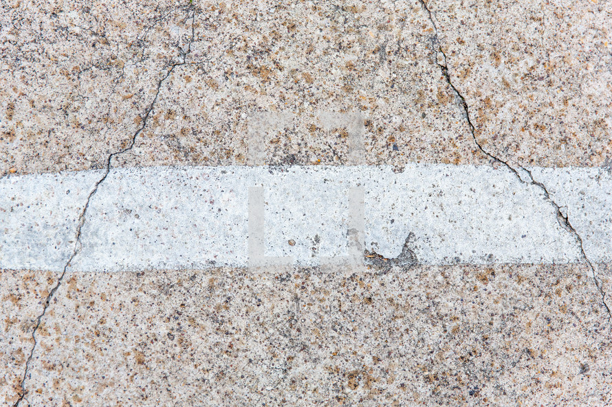 white line on concrete 