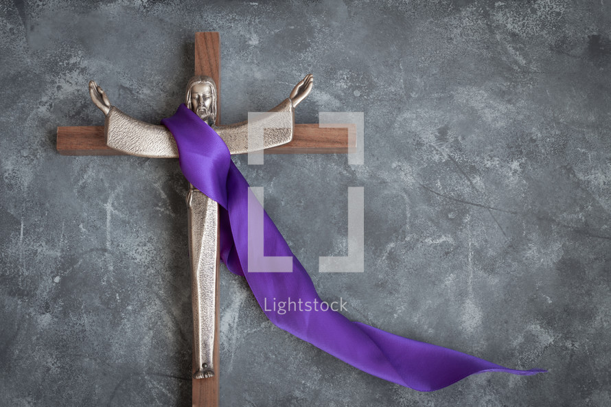 Risen cross with purple shroud 
