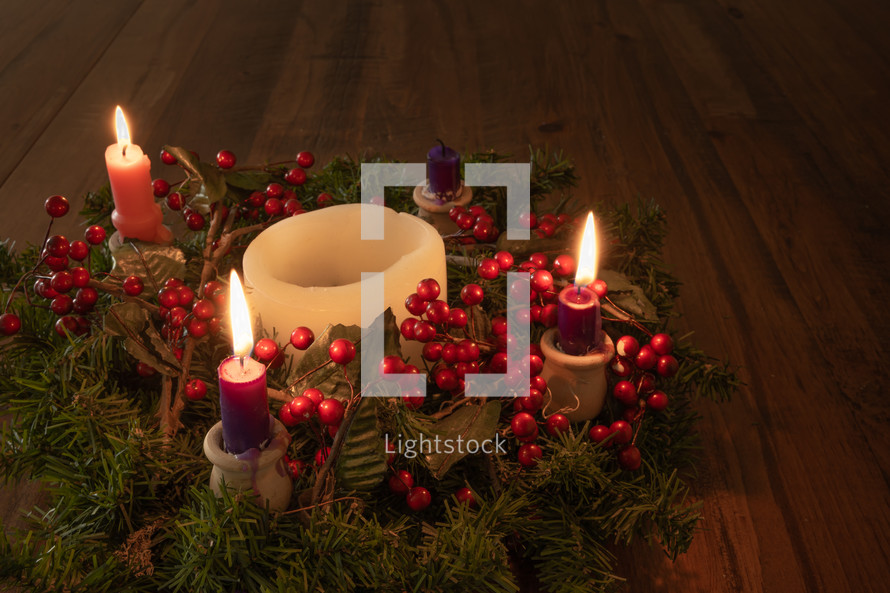 advent candles in an advent wreath 