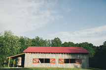 red roof barn 
