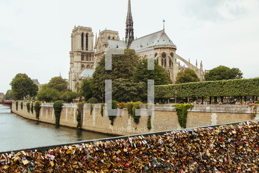 love locks on lockets bridge 