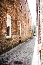 cobblestone alley in Charleston, SC