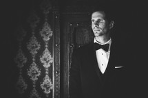 groom portrait in black and white 