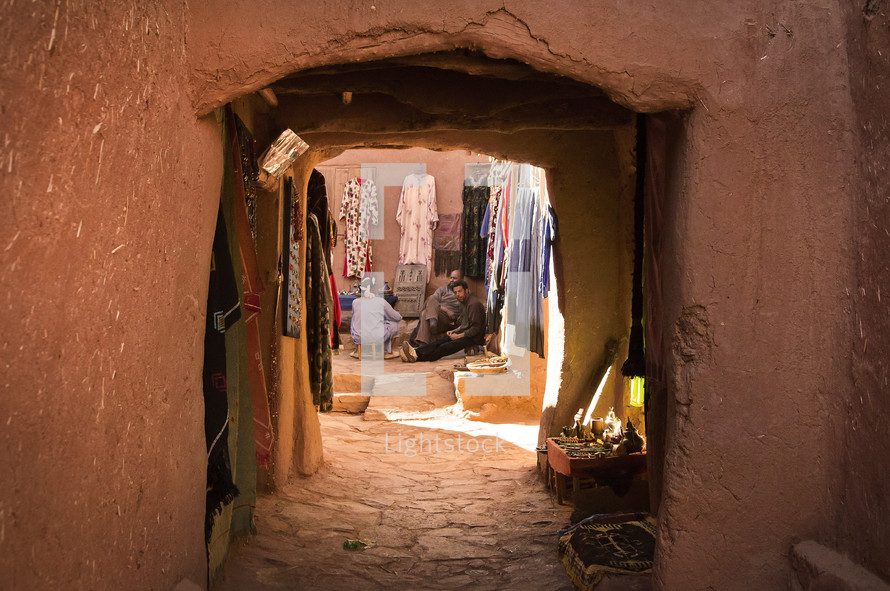 vendors in a market on the streets of Ait Ben Haddou