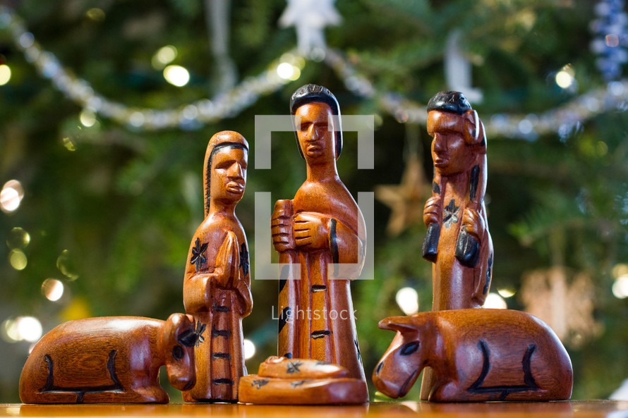 wooden nativity scene figurines 