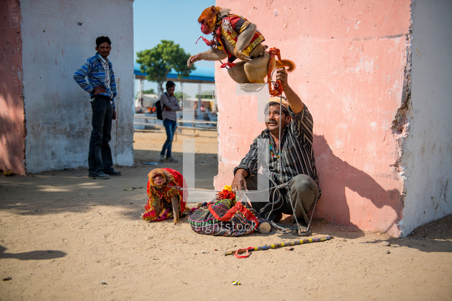 trained monkeys in India 