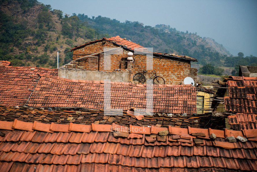 tile roofs in Kumbalgara, India 