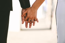 engagement photo - couple holding hands 