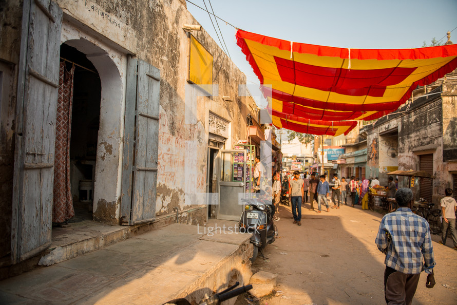 street market in Mandawa, India 
