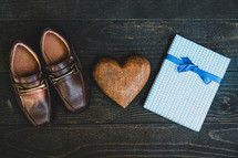men's shoes, heart, and gift 