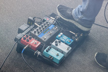 worship lead guitar pedalboard effects fx with fog machine