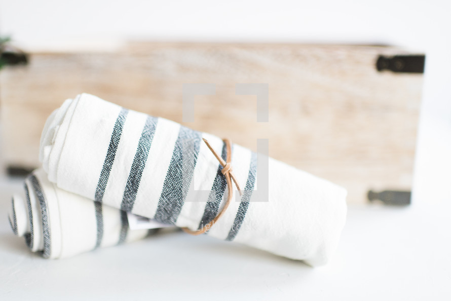 rolled striped cloth napkins 