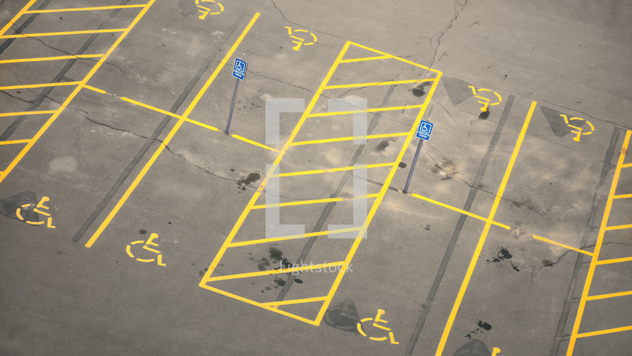 handicapped parking spaces 
