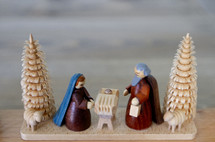 little wooden nativity set 