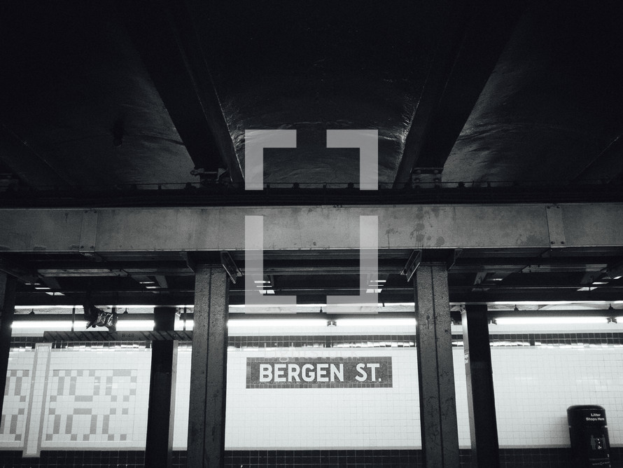 Bergen St sign 