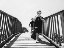 children running 