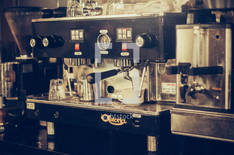 expresso machine in a coffee shop 
