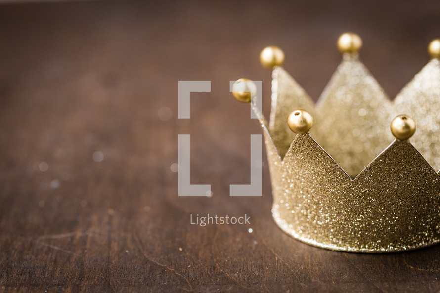 gold crown 