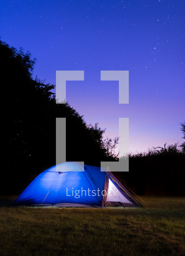 tent under the night sky 
