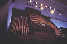 lights and organ pipes 
