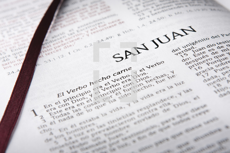 Spanish Bible open to San Juan.