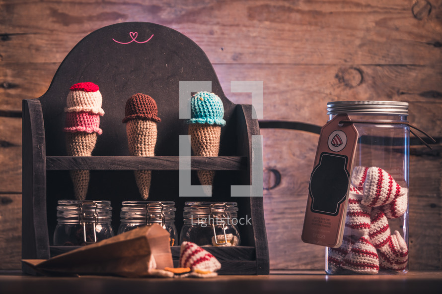 knit ice cream cones 