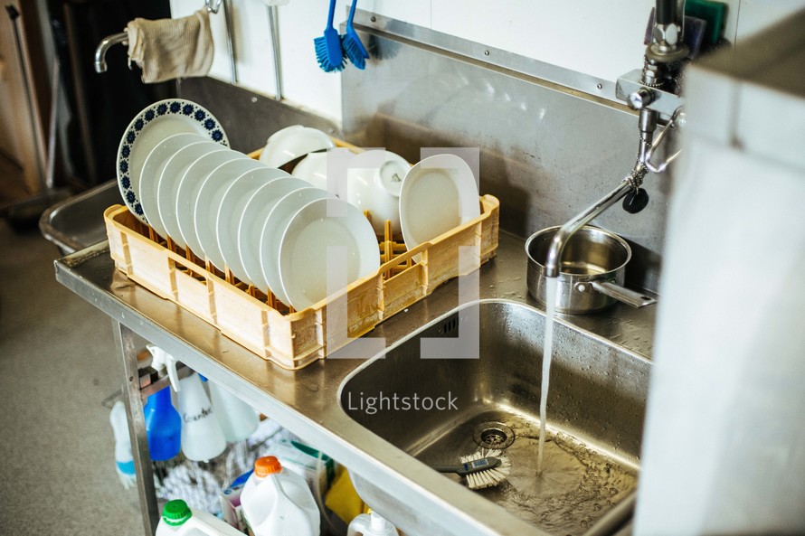washing dishes 